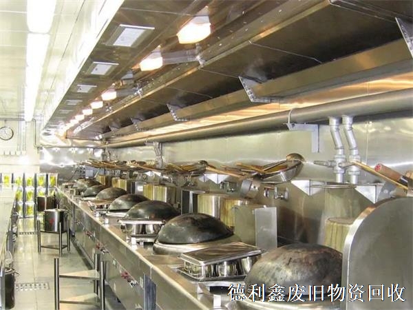 北京賓館設(shè)備回收，國貿(mào)收購二手地毯，貨架大量回收